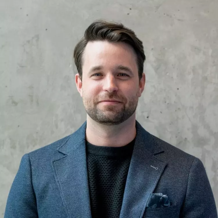 Ian McConnel Headshot
